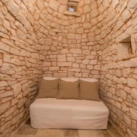 Trullo Estrela Bed & Breakfast *